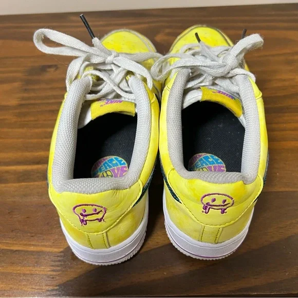 Nike Air Force 1 Peace Love Basketball Sneakers Shoes size 7Y 7 Youth Yellow - Picture 7 of 9